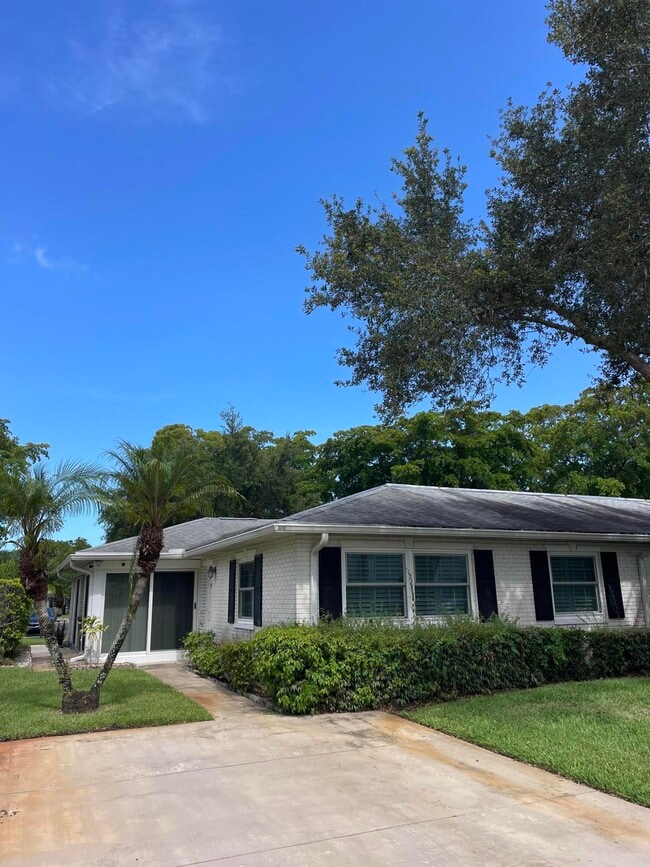Primary Photo - 10140 S 44th Dr