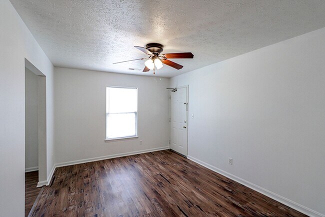 Building Photo - 8506 Standing Oak Dr