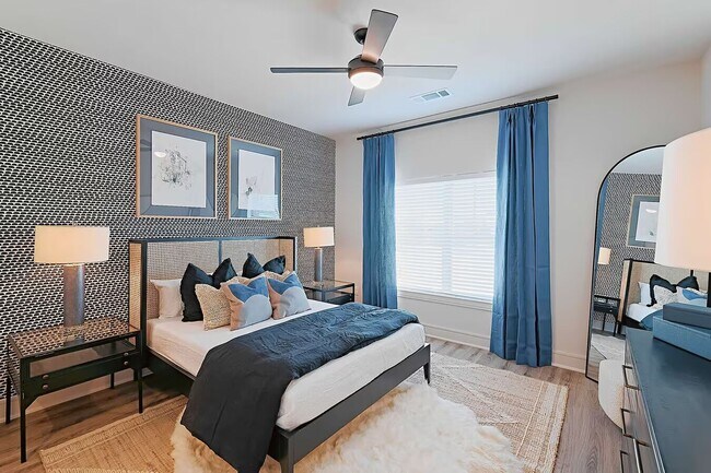 Building Photo - Stylish 2 Bed with Top Amenities!