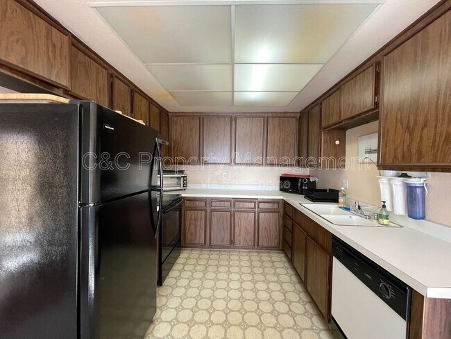 Building Photo - 294 Chambers St