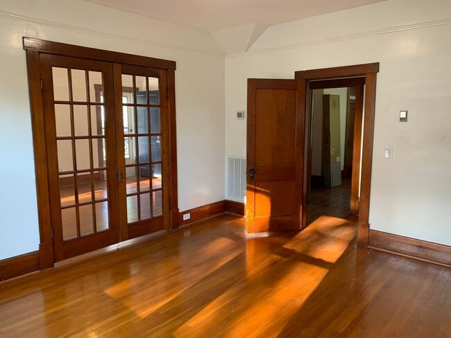 Building Photo - Charming Home with Large Backyard Near Rad...