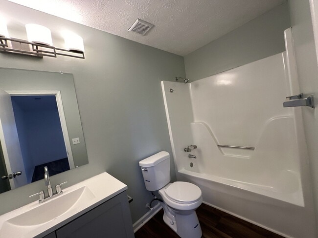 Building Photo - Fully Renovated 2 Bedroom 2 Bath Duplex in Stone Mountain