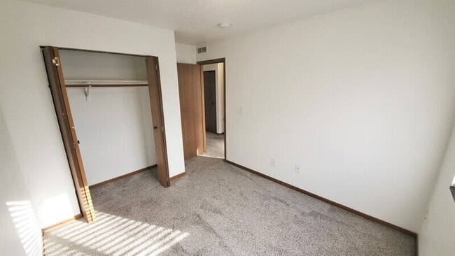 Building Photo - 412 N 18th Ave