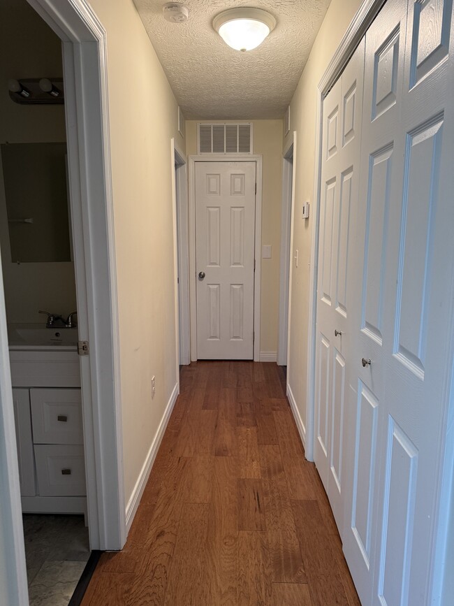 Building Photo - 50 Kad Ct