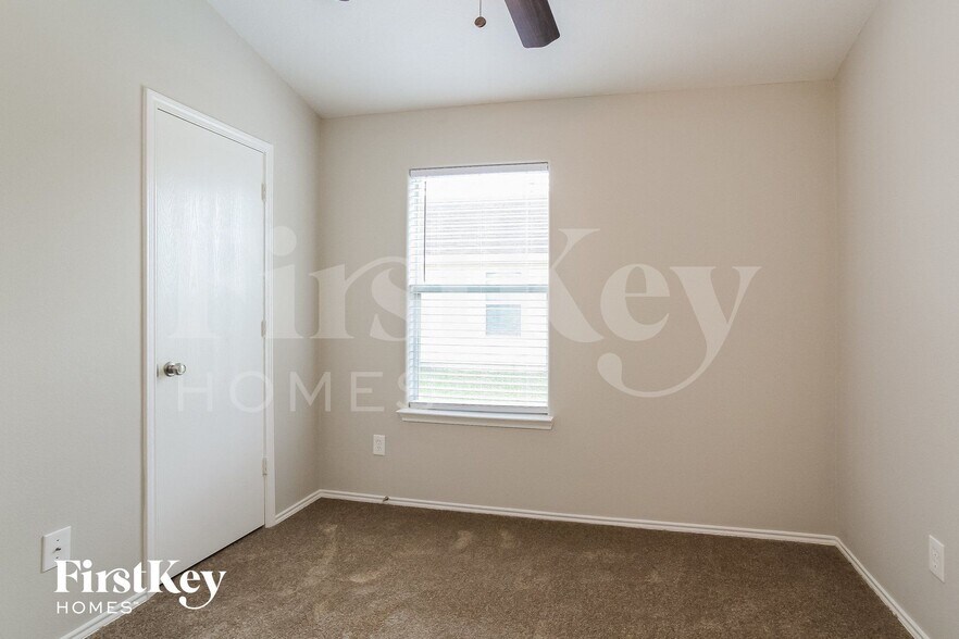 Building Photo - 8110 Berkely Ct