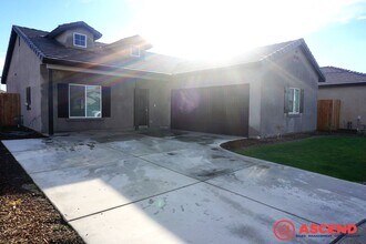 Building Photo - Charming Southwest Home!