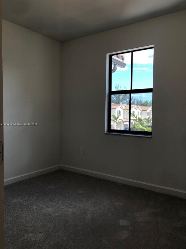 Building Photo - 11954 247th Ter