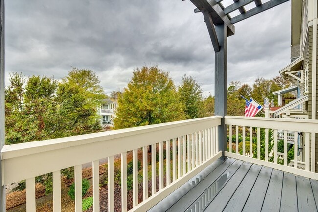 Building Photo - Gorgeous 4 bedroom 3.5 bath home in Riverwalk of Rock Hill!