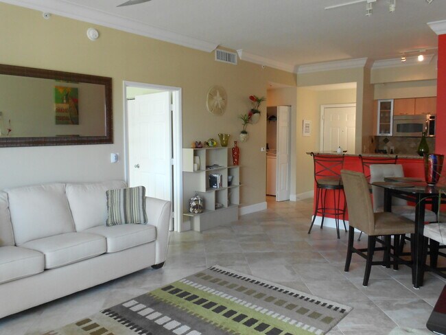 Building Photo - 700 E Boynton Beach Blvd