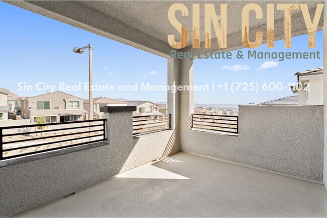 Building Photo - 11828 Black Canary Ave