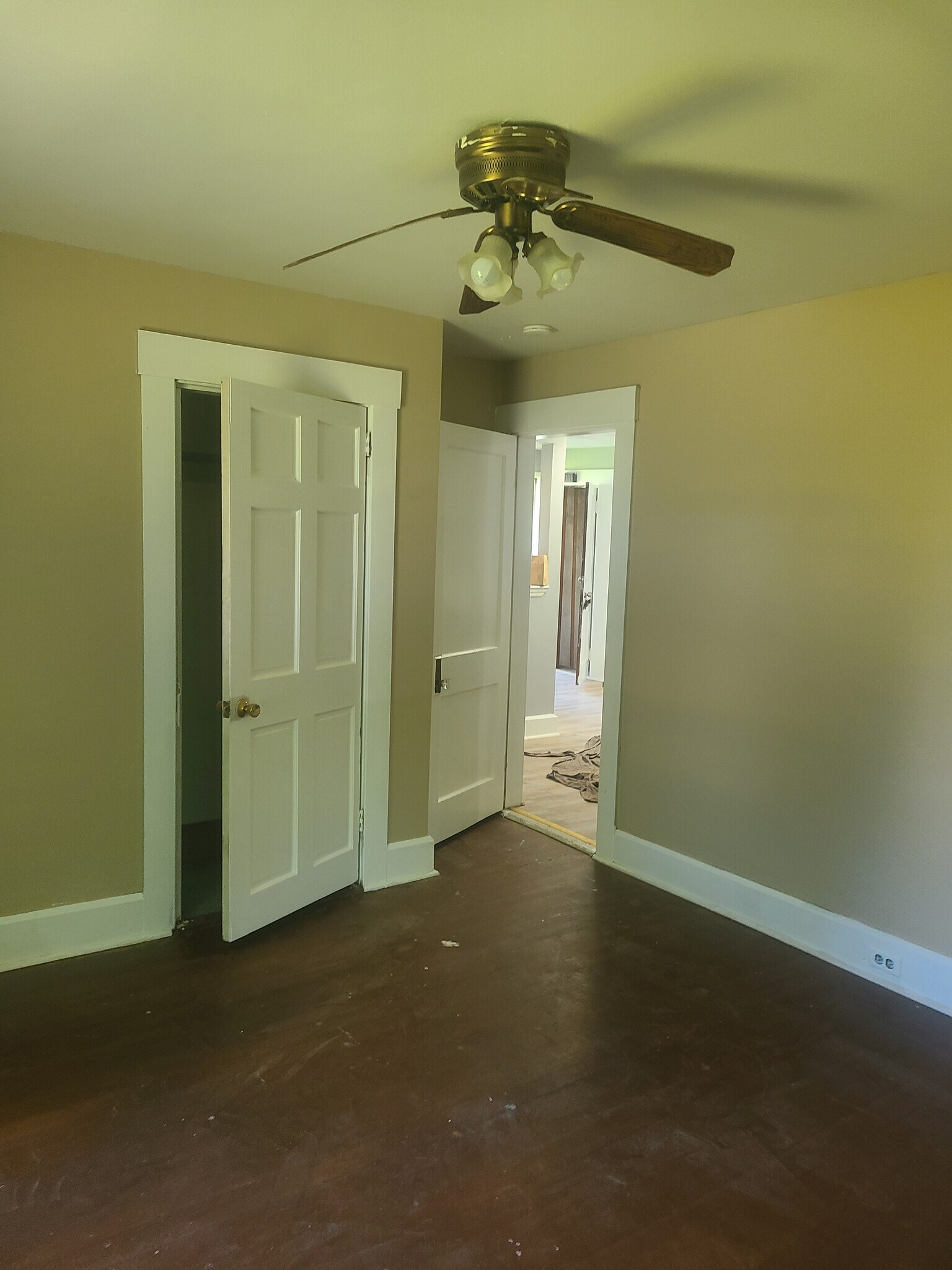 Building Photo - 52 Main St