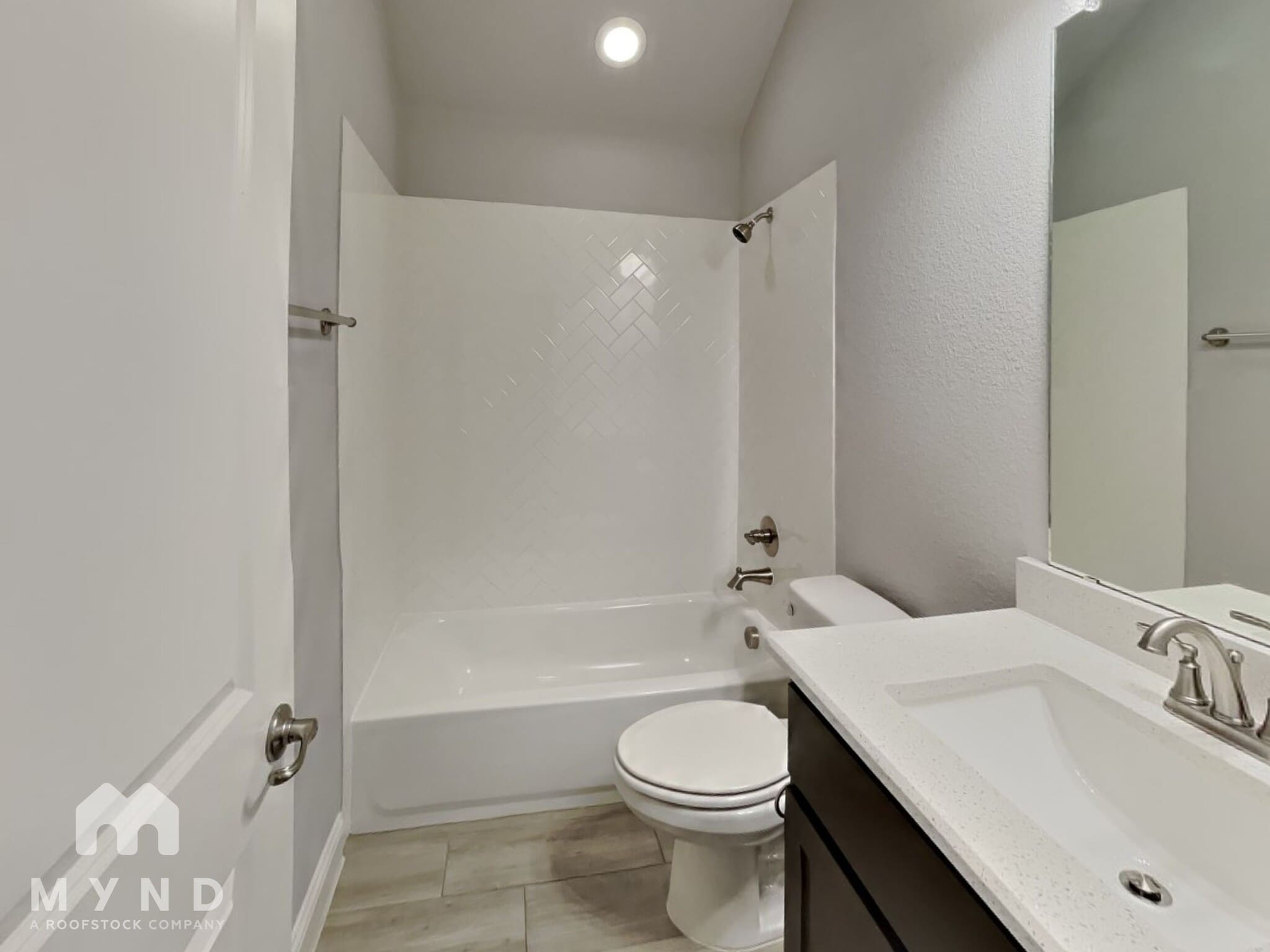 Building Photo - 552 Bradley Dr