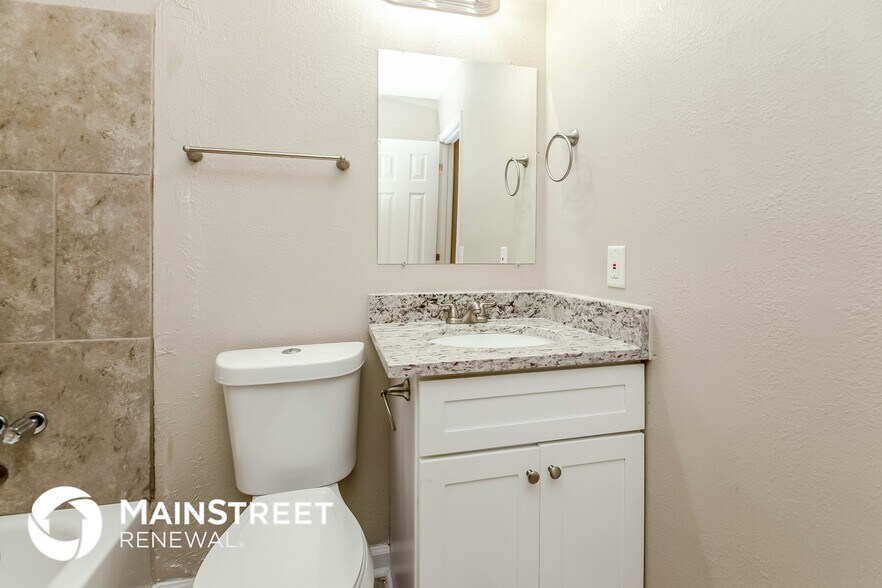 Building Photo - 1561 Rose Garden Ln