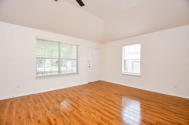 Building Photo - 16323 Woma Ct