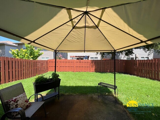 Building Photo - Impeccable 3 Bedroom Home in Shalimar!