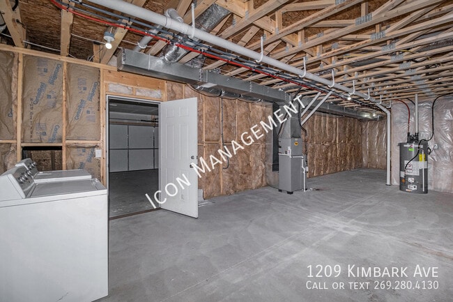 Building Photo - 1209 Kimbark Ave