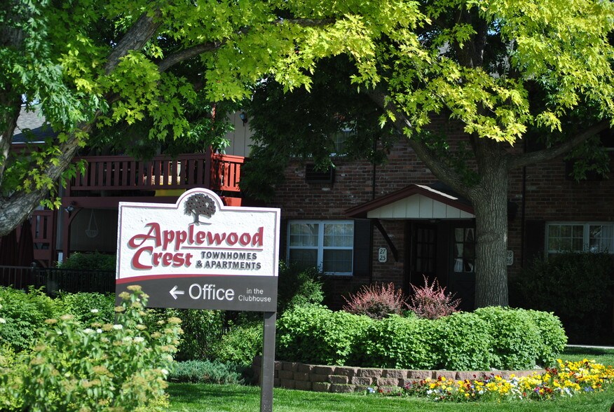 Applewood Crest Townhomes and Apartments 11280 W 20th Ave Lakewood CO
