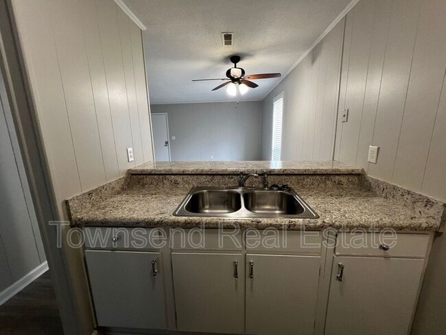 Building Photo - 5874 Century Oaks Dr