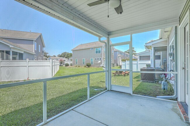 Building Photo - Charming 3-Bedroom Townhome in Summer Wood...