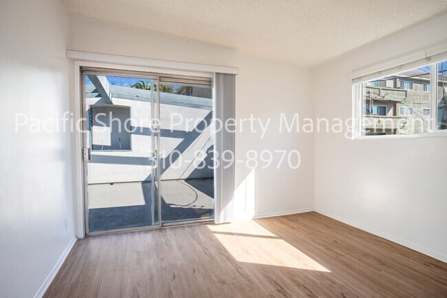 Building Photo - 24 27th Pl