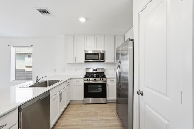 Building Photo - 6639 Orange Daylily Ln