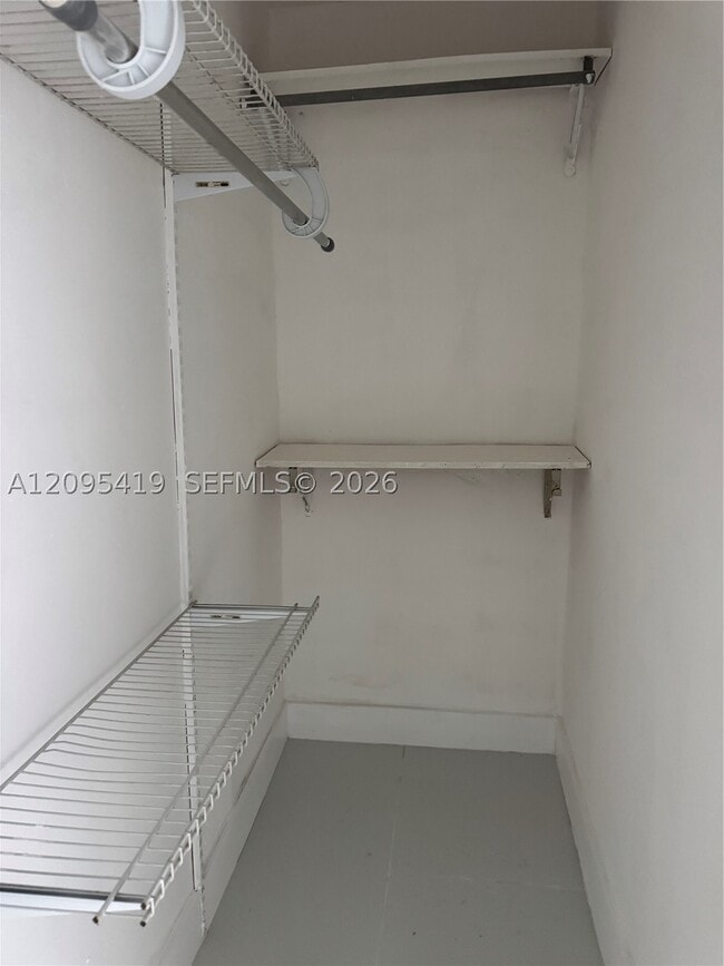 Building Photo - 585 NE 163rd St