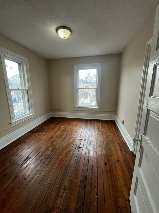 Building Photo - 154 Straight Ave SW