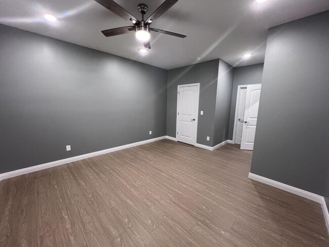 Building Photo - 235 Guthrie Dr