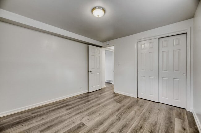 Building Photo - 1890 S Garfield St