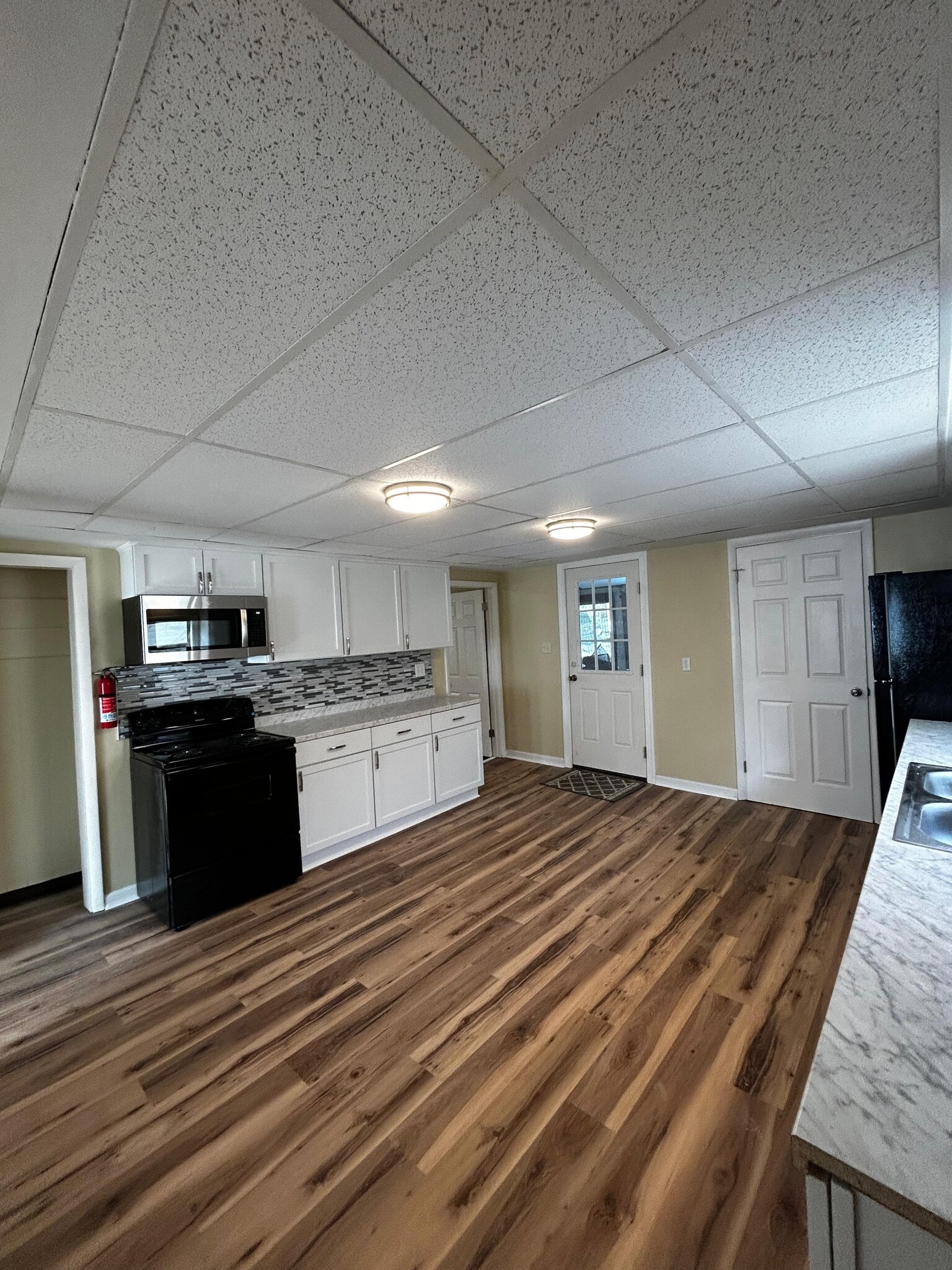 Building Photo - 158 Fallbrook St