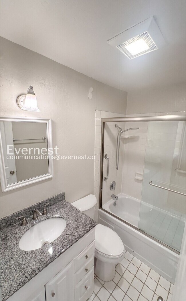 Building Photo - 320 N Civic Dr