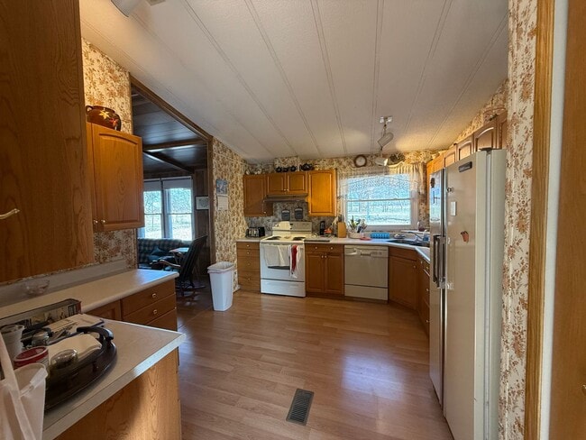 Building Photo - 61144 Bryan Rd