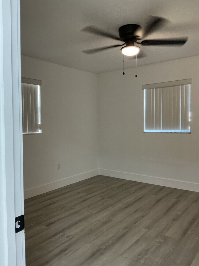 Building Photo - 2605 Ave F