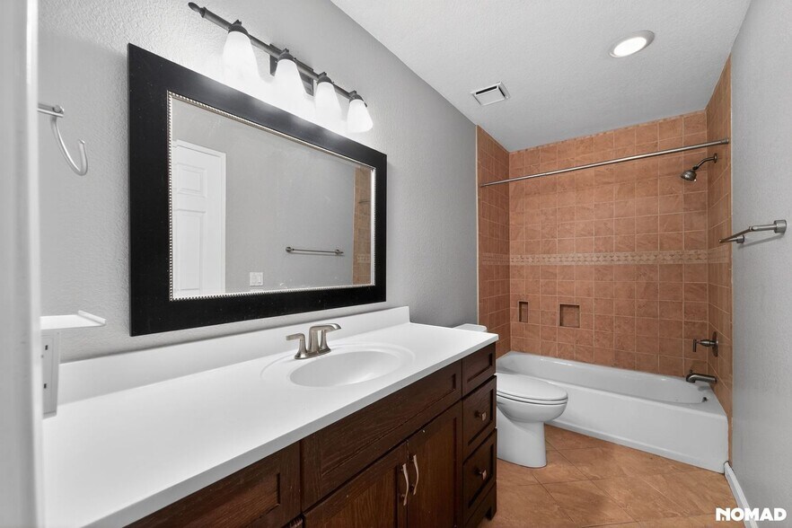 Building Photo - 27609 Nugget Dr