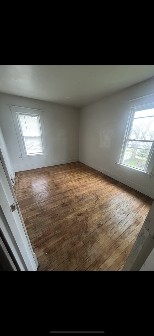 Building Photo - 3 bedroom 1 bath house