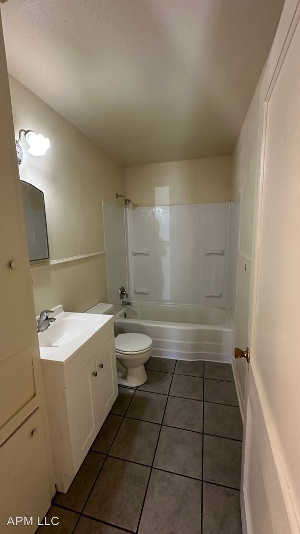 Building Photo - 2 br, 1 bath House - 704 Victoria