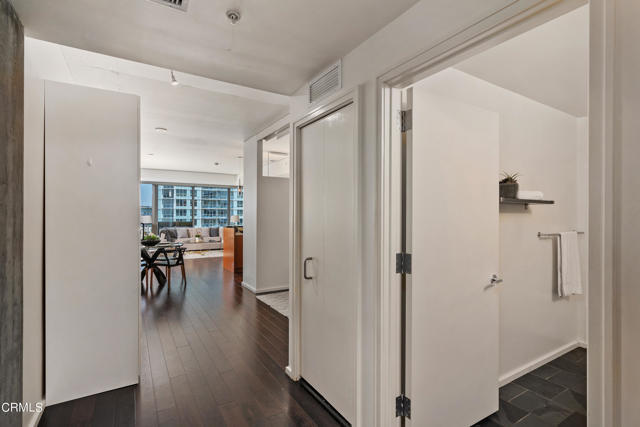 Building Photo - 1155 S Grand Ave