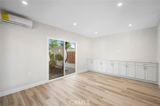 Building Photo - 417 Riverdale Dr