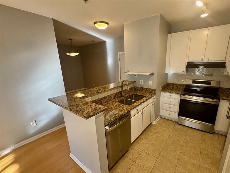 Building Photo - 821 Ralph McGill Blvd NE