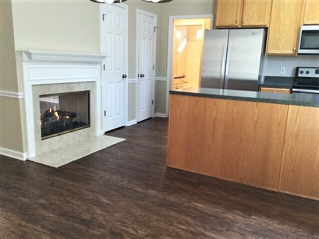 Building Photo - 121 Luna Lane