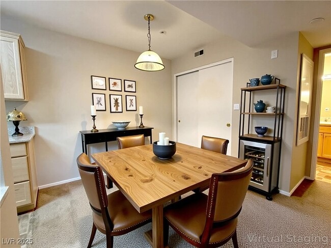 Building Photo - 950 Seven Hills Dr