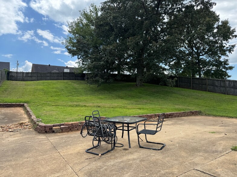 Building Photo - 3120 Clydesdale Dr