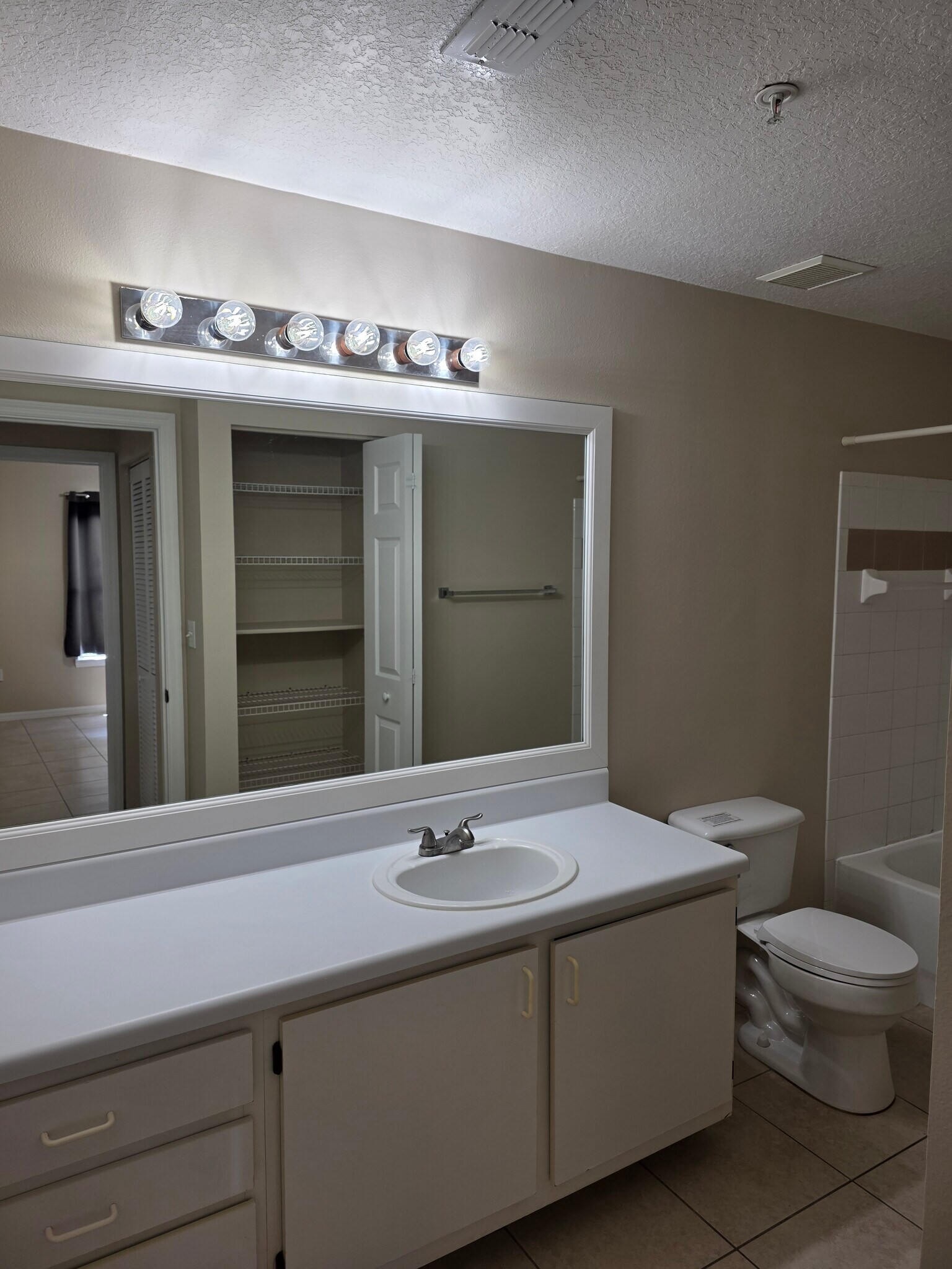 Building Photo - 5610 Pinnacle Heights Cir