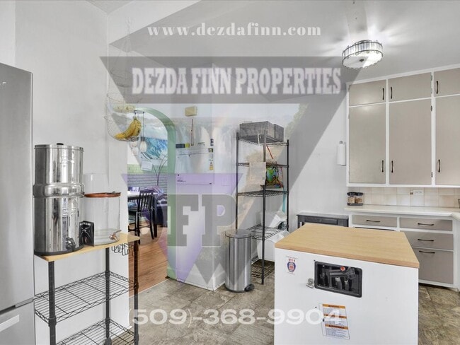 Building Photo - Northside 3Bed, 1Bath Vintage Bungalow
