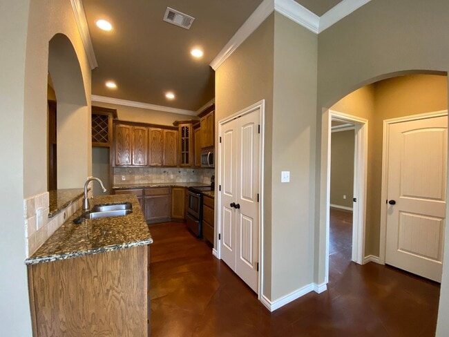 Building Photo - 3032 Silver Saddle Dr