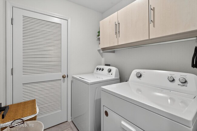 Building Photo - 33 Coastline Wy