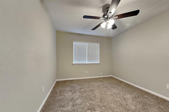 Building Photo - 8635 Spring Green Dr