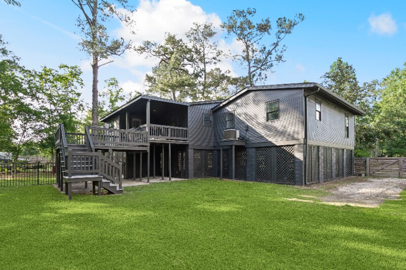 Building Photo - 18030 Derbes Dr