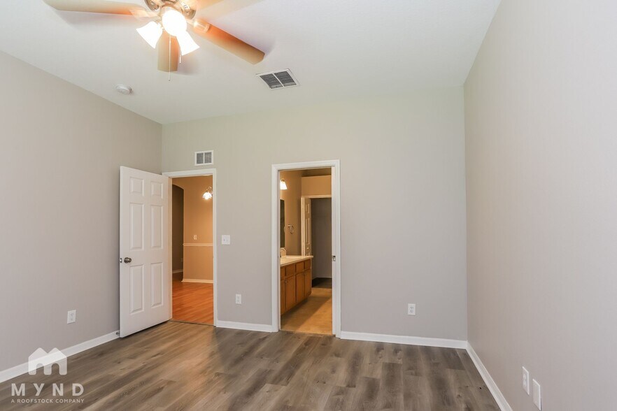 Building Photo - 713 Parsons Pointe St