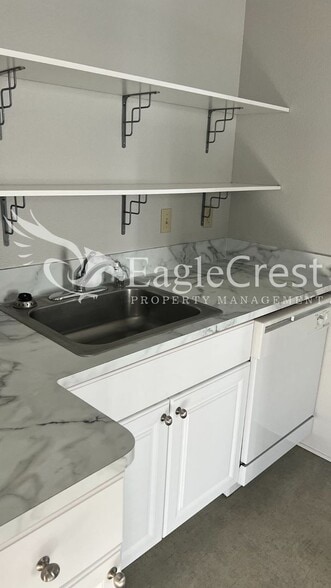 Building Photo - 105NSP